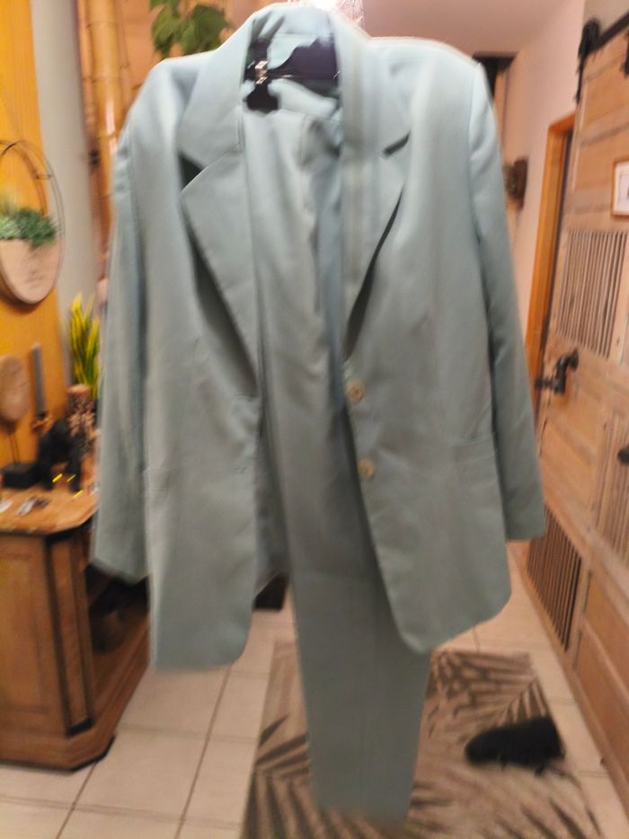 Ensemble tailleur pantalon taille 42