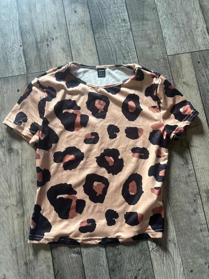 TEE shirt neuf - photo numéro 3