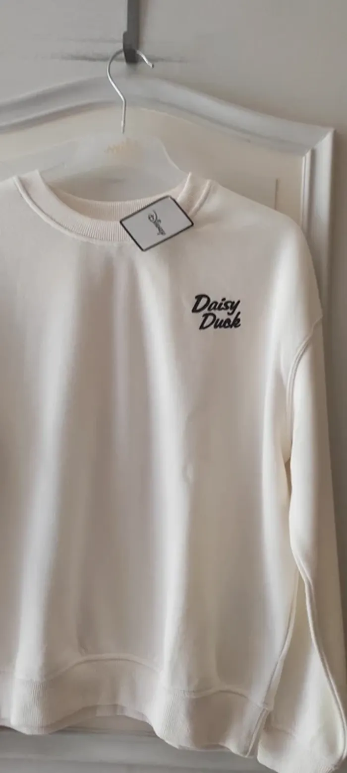 💐Sweat - Disney - taille S - Neuf avec étiquette💐 - photo numéro 3