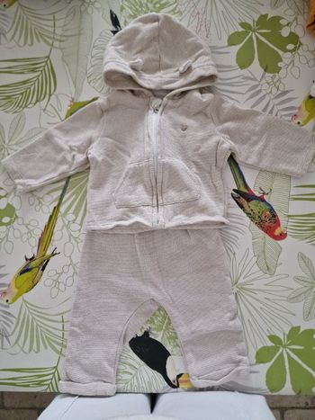 Ensemble jogging taille 9mois