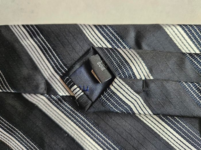 Cravate noire et grise de chez Benoît Florent Paris - photo numéro 4