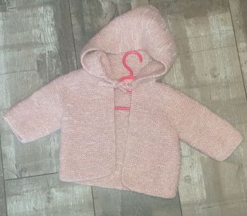 Gilet en laine à capuche