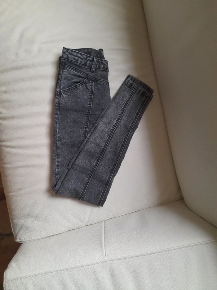 Vends lot de 3 pantalons - photo numéro 4