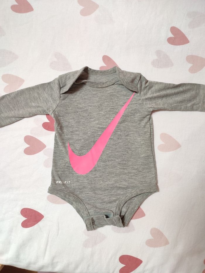 Bodies manches longues bébé fille - 0/3 mois - Très bon état - Nike