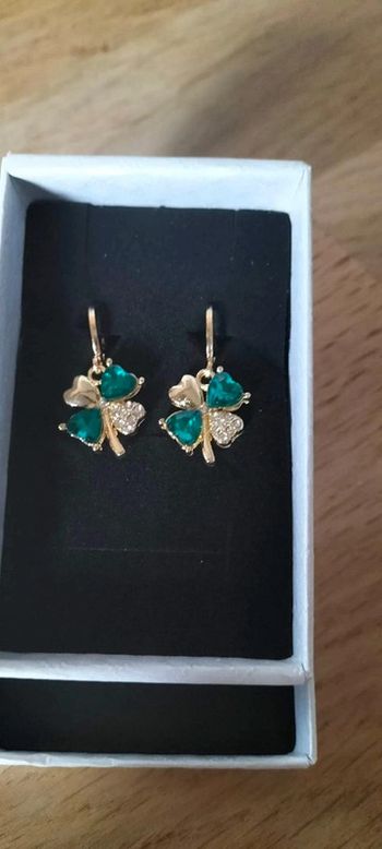 Boucle d'oreille trèfle vert