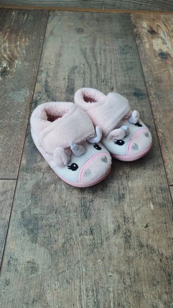 Chaussons tex taille 19 en très bon état