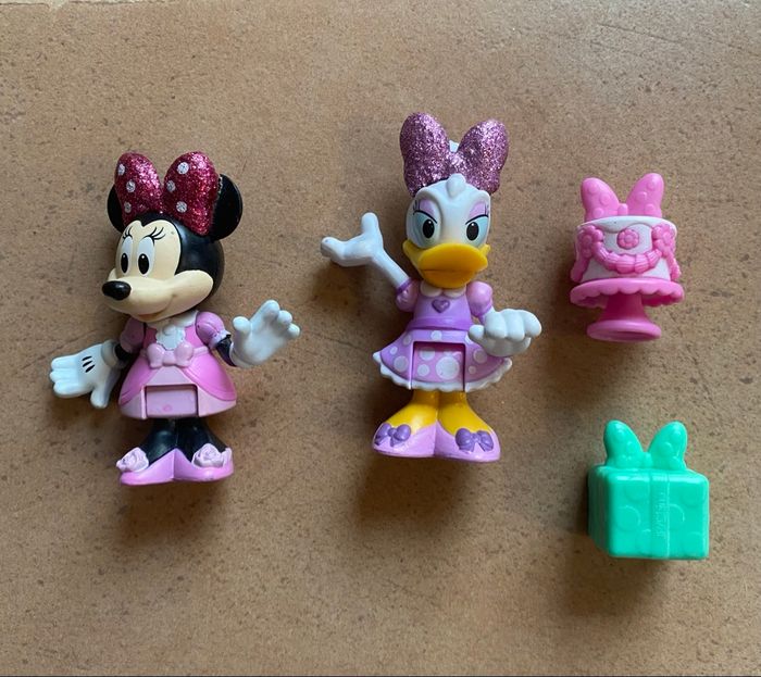 Minnie et Daisy l’anniversaire