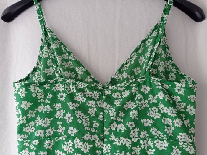 ROBE courte SHEIN Verte Fleurs Blanches - photo numéro 4