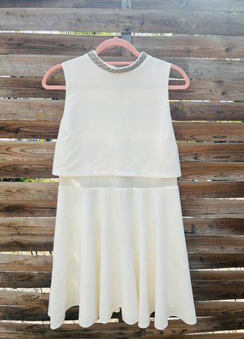 Robe blanche avec détails - Taille 42