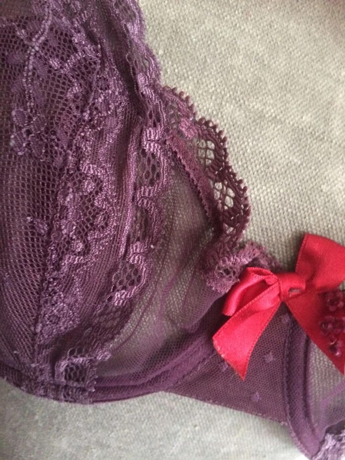 Soutien gorge violet 90C - photo numéro 2