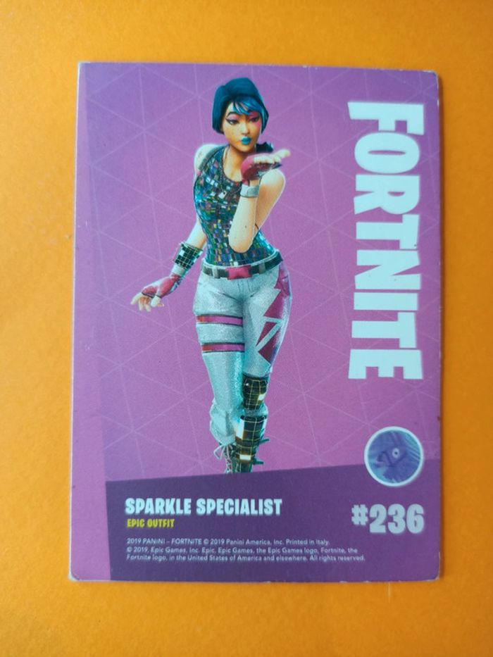 Carte panini Fortnite serie 1 Holo foil #236 sparkle specialist epic outfit - photo numéro 4