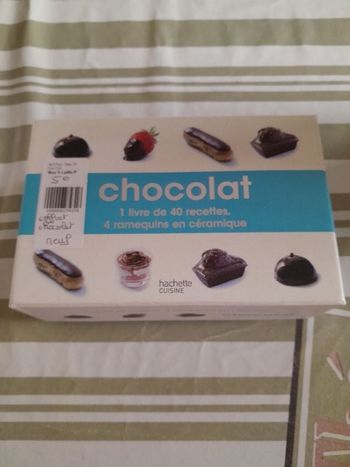4 Ramequins en céramique+livre de 40 recettes chocolat