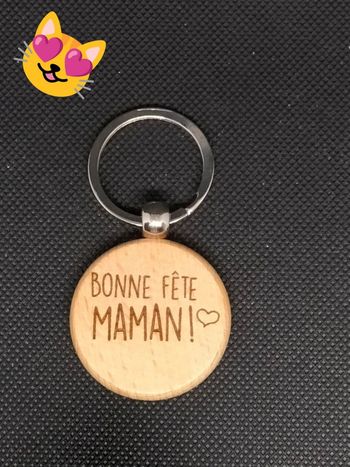 Porte clé rond  en bois bonne fête maman