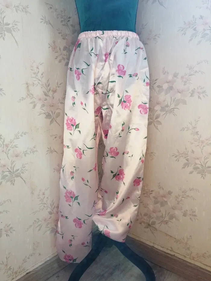 Ensemble de pyjama pantalon à motifs roses et chemise rose en satin / lbp magnet /(42-44) - photo numéro 7
