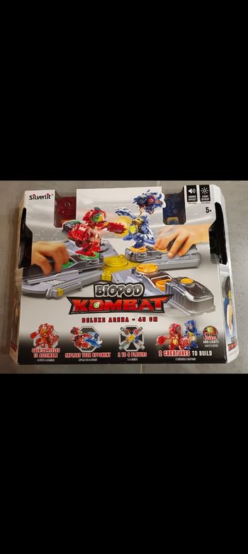 Biopod Kombat Deluxe et son arène Playset - YCOO