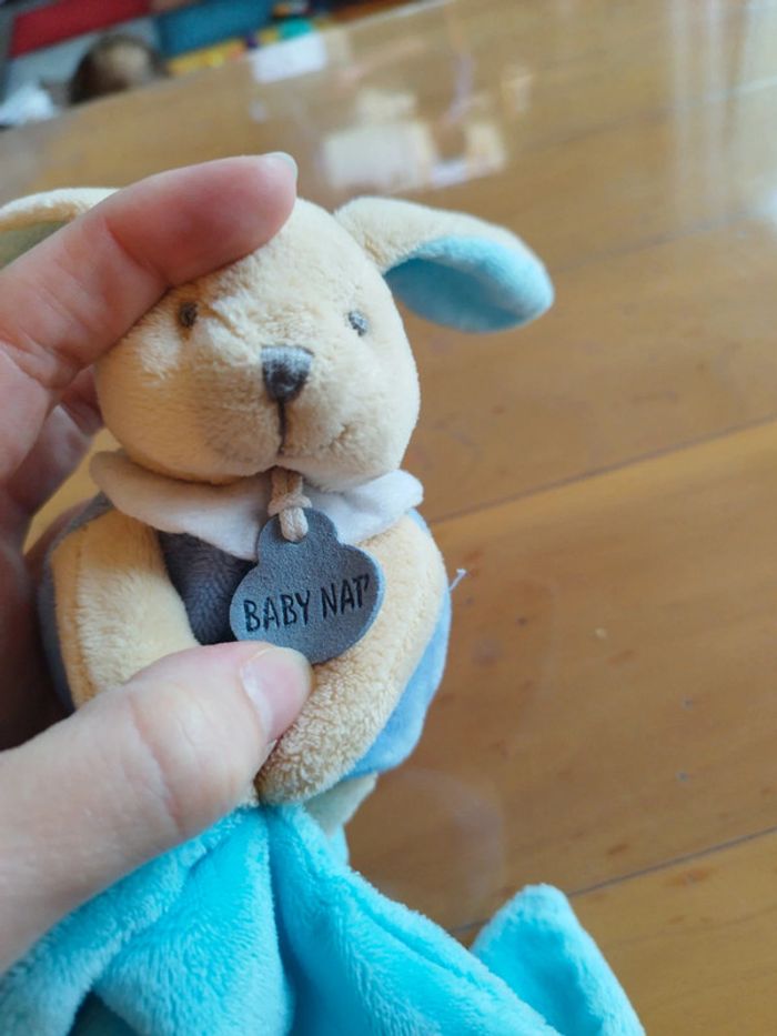 Doudou bleu ciel babynat lune col étoile fluorescent très bon état - photo numéro 2