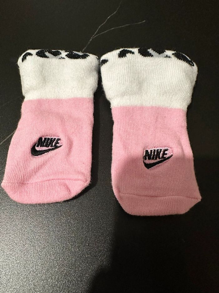 Ensemble Nike bodie, serre tête, chaussette chaude - photo numéro 2