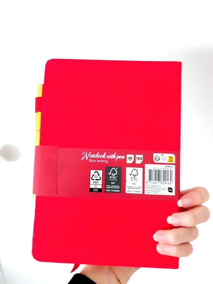 Carnet de notes rouge avec stylo neuf - photo numéro 3