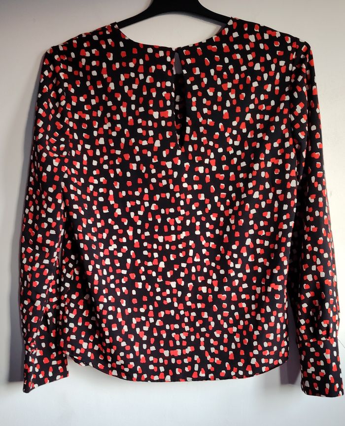Blouse noire à motifs rouges et blancs - photo numéro 3