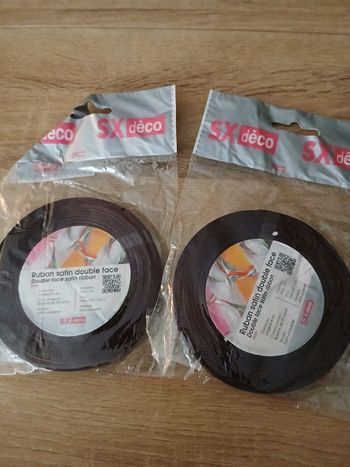 Lot de 2 rouleaux de ruban satin marron