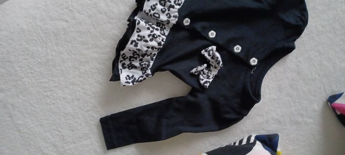 Très jolie petite veste bébé fille T 6 mois - photo numéro 3