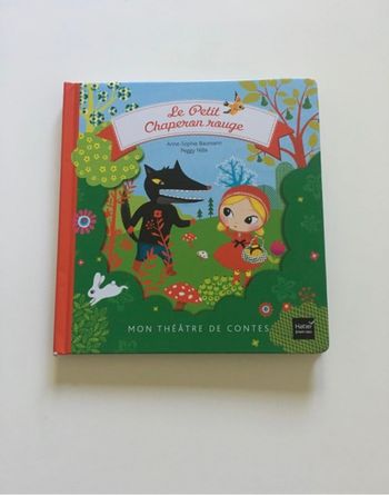 Livre TRÈS BON ÉTAT Le petit chaperon rouge avec pages mobiles, en relief
