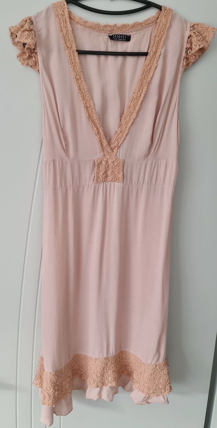 T. 38 (M) - Elégante robe rose - photo numéro 2