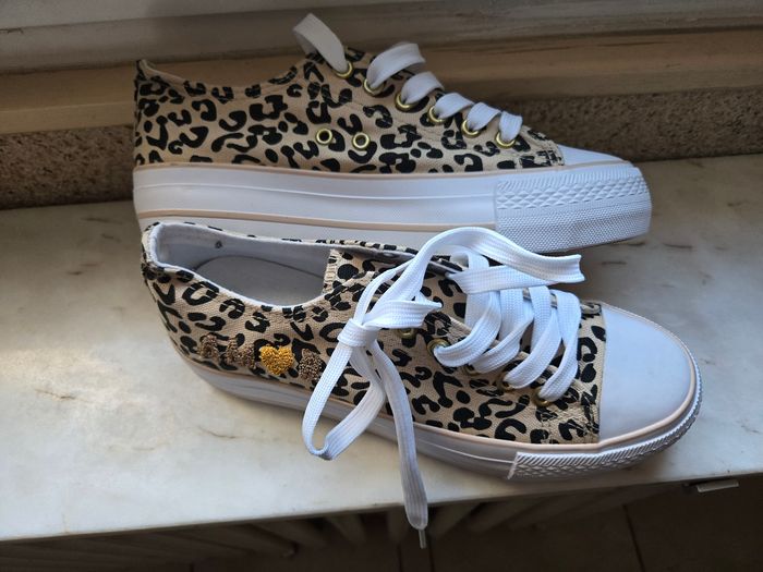 Baskets/Tennis imprimé leopard P38,5/39 neuves