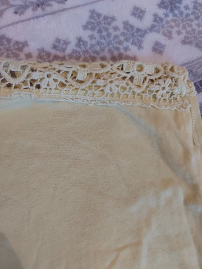 Tee shirt H&M jaune pâle 8 - 10 ans - photo numéro 2