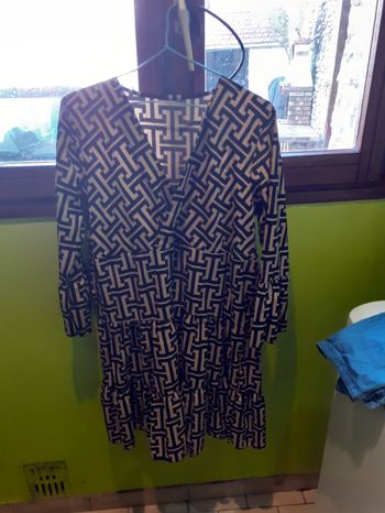 Robe noire et marron