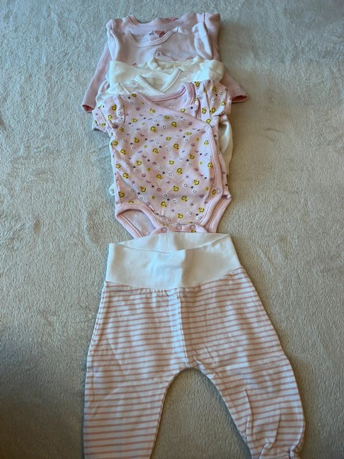 Lot vêtements 6 pièces bébé naissance - 1 mois - photo numéro 5