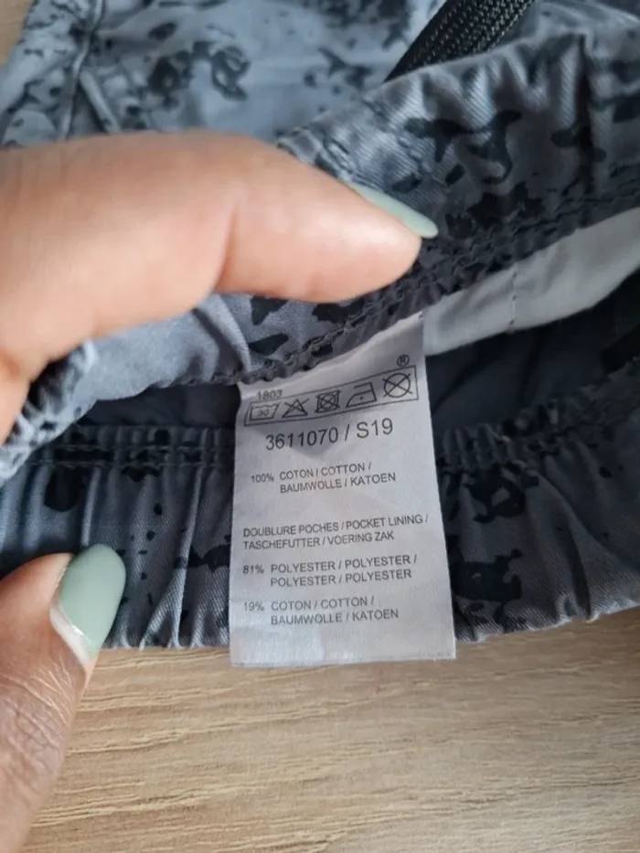 Short gris et noir 5ans - photo numéro 3