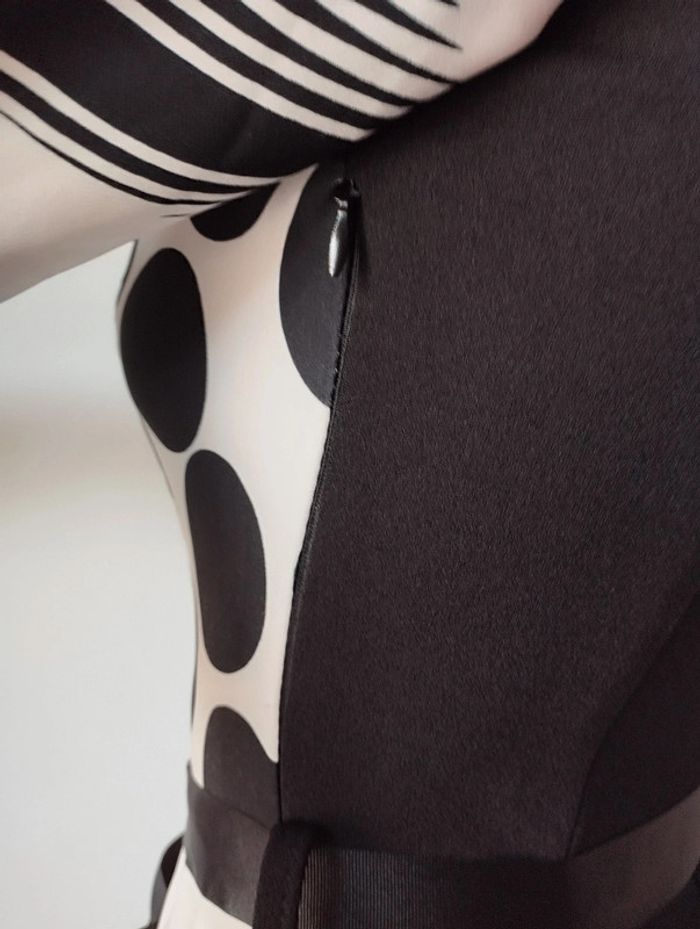 Robe chic fendue à l'arrière Rinascimento XS - photo numéro 8