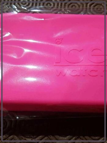 Pochette rose neuve silicone Ice Watch