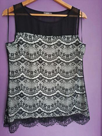 Blouse avec broderies neuve