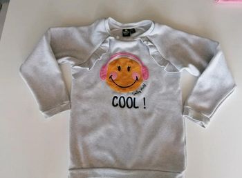 Pull Smiley world T 8 ans 😊