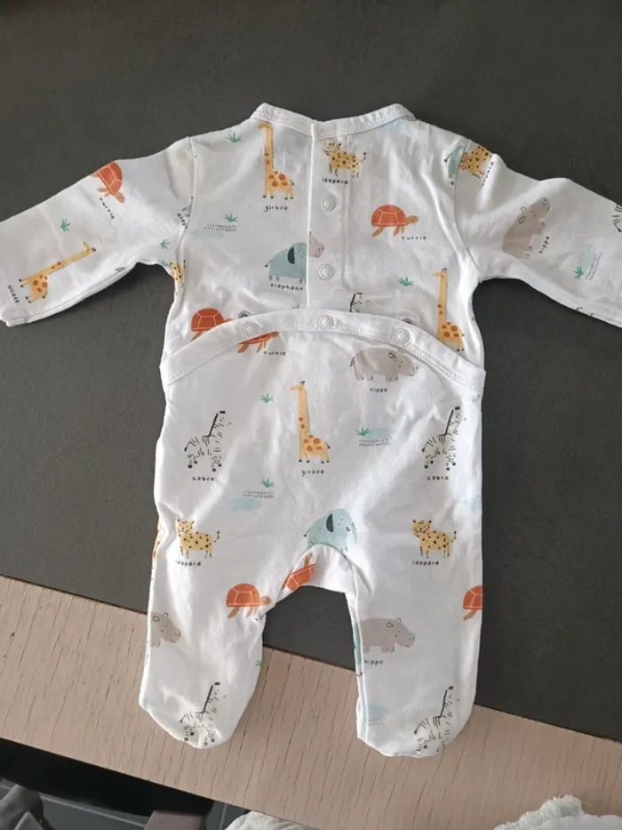 Pyjama Kiabi 1 mois - photo numéro 2