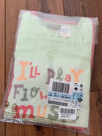 Lot 2 t-shirts manches courtes neufs 114 cm