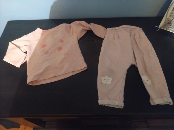 Lot pull sweat et bas de pantalon jogging rose bébé fille 12 18 mois