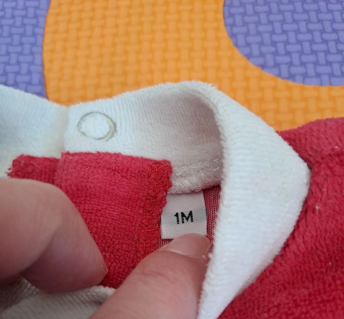 Pyjama grenouillère 1 pièce rouge père Noël, taille 1 mois (54 cm) - photo numéro 3