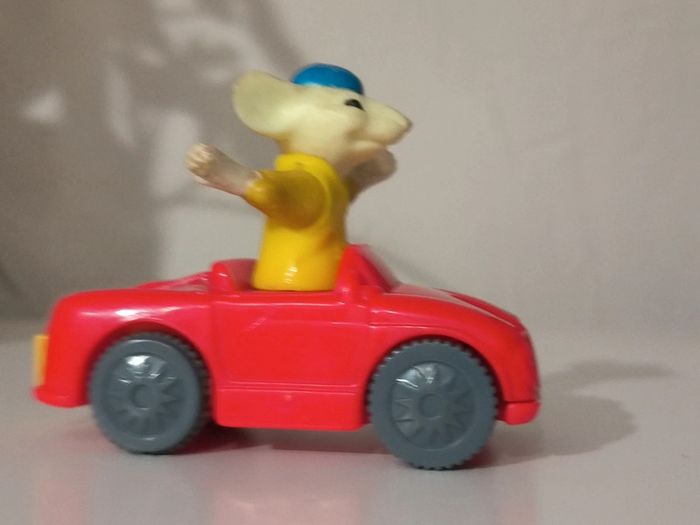 McDonald's
Année 2003 voiture Stuart little - photo numéro 3