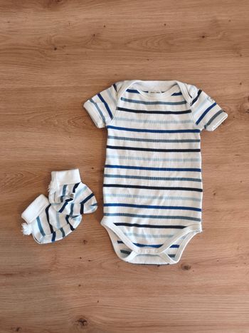 Body marin taille 6 mois et ses chaussons - manches courtes - marque mon petit mousqueton 