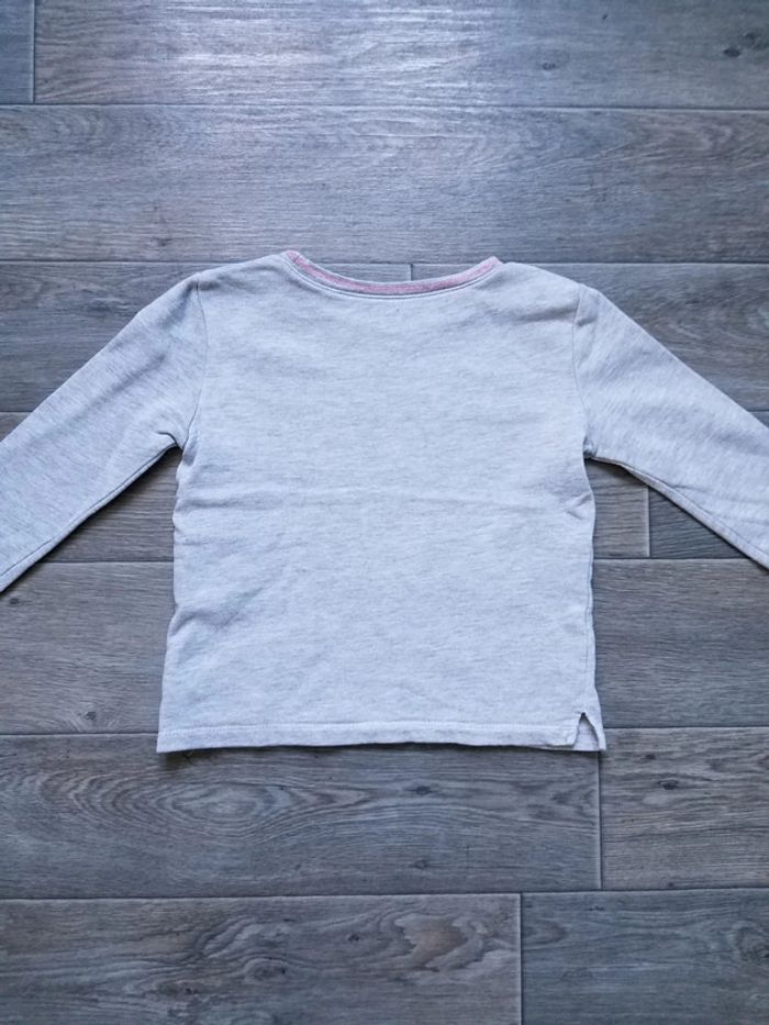Sweat taille 5 ans très bon état - photo numéro 2
