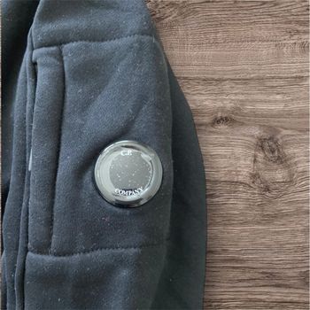 Pull cp company noir en S