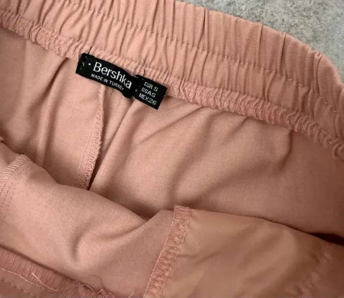 Short femme Berska rose taille S parfait état - photo numéro 2