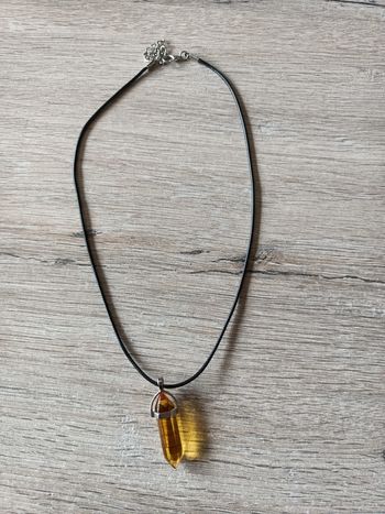 Collier pierre neuf