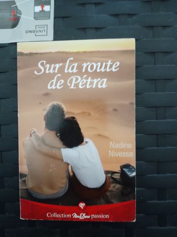 Livre nous deux sur la route de petra