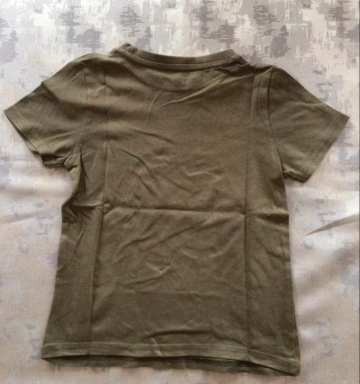 Tee-shirt garçon KIABI kaki – 5 ans – 100% coton bio - photo numéro 2