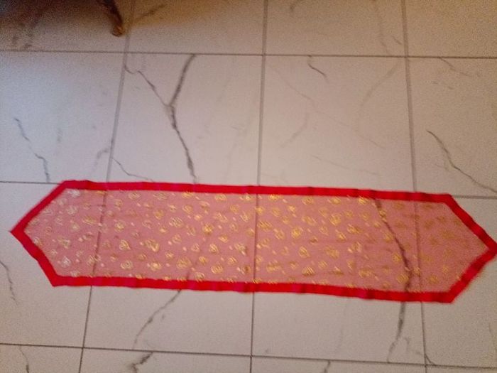 Chemin de table Saint-Valentin