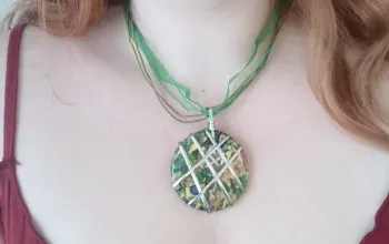 Collier médaillon vert 47cm
